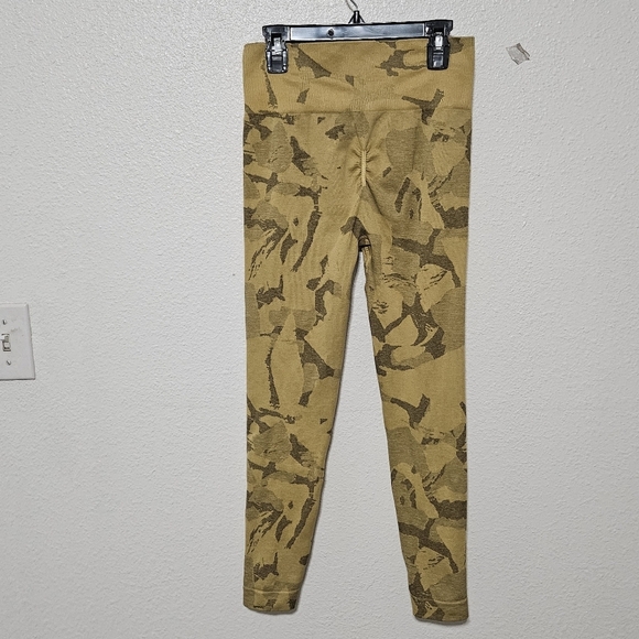 Gymshark Csmo leggings size medium - Picture 7 of 11